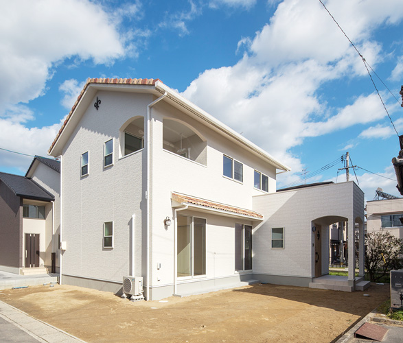 アーチ型が印象的な洋風外観の家 福山市で注文住宅を建てるなら道下工務店の施工事例