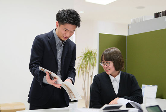 採用情報